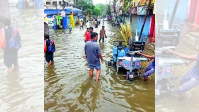 बिहार के 10 जिलों में 24 घंटे में बिजली गिरने से 12 लोगों की मौत