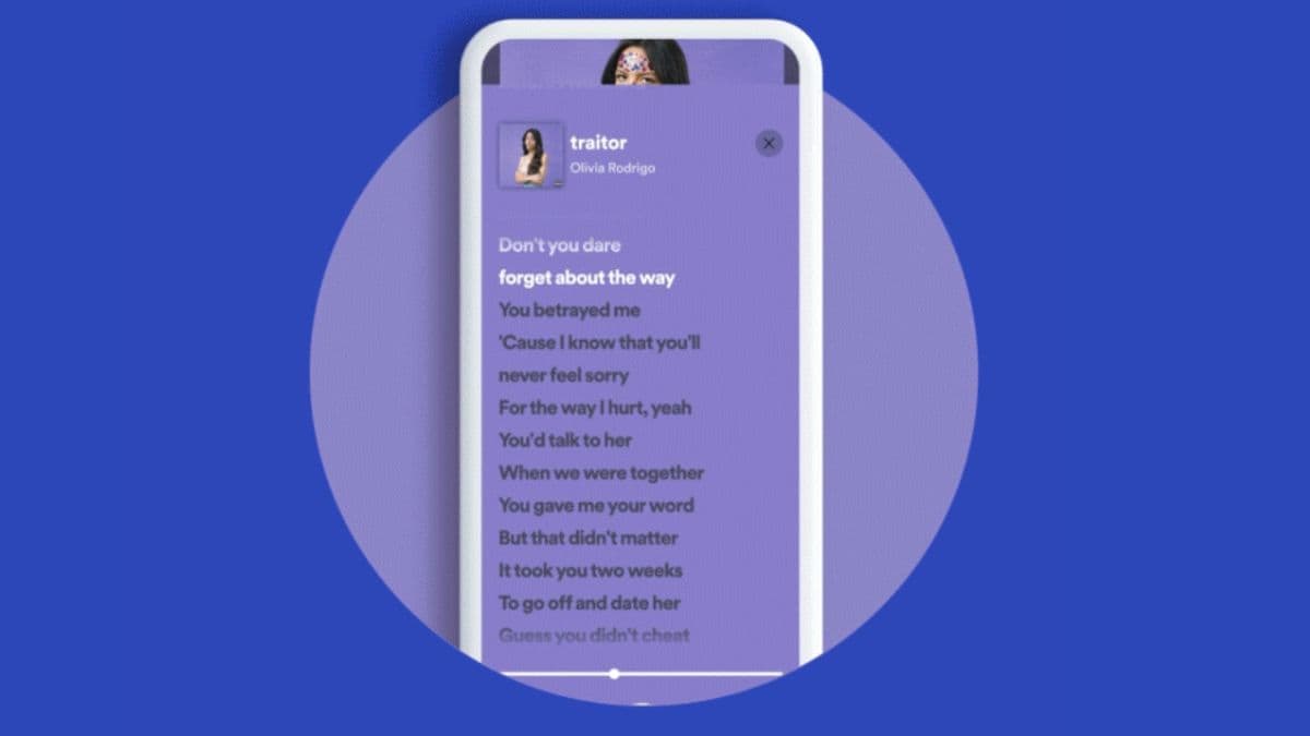स्पॉटिफ़ाई ने मुफ़्त उपयोगकर्ताओं के लिए विस्तारित लिरिक्स सुविधा वापस लायी, लेकिन मासिक सीमा के साथ: रिपोर्ट