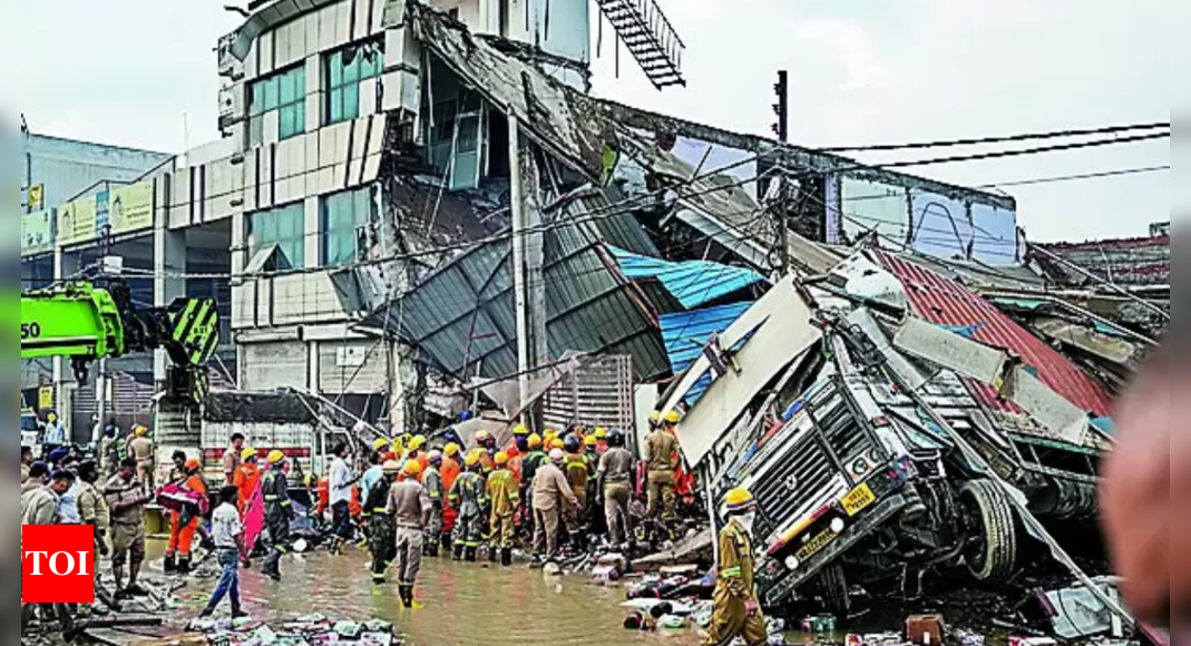 लखनऊ में इमारत ढहने से 8 लोगों की मौत, कई के फंसे होने की आशंका | भारत समाचार