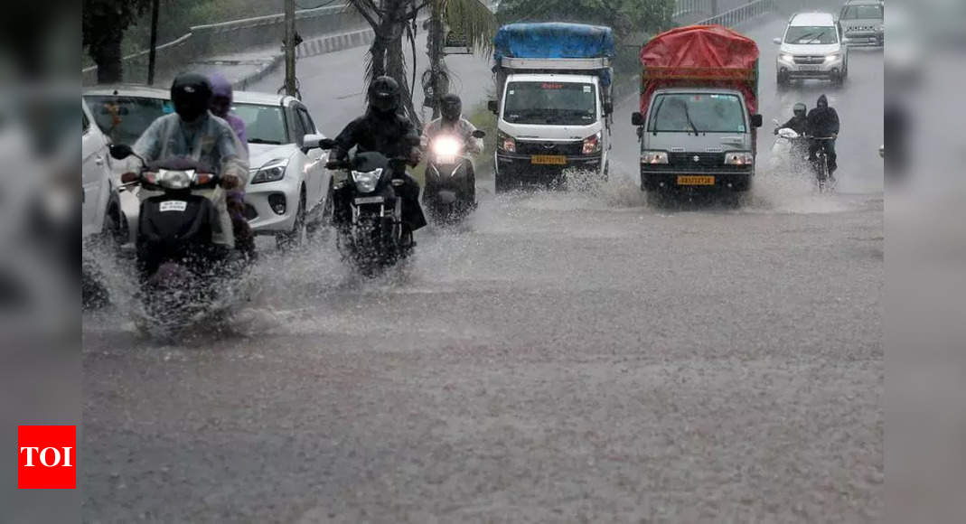 रेड अलर्ट के दिन शहर में ओवरफ्लो सीवेज, फंसे वाहन | गोवा समाचार