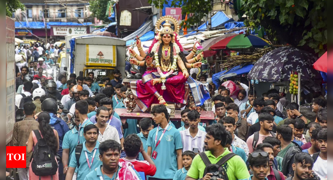 वैष्णो देवी बोर्ड के सीईओ ने सुचारू नवरात्र उत्सव सुनिश्चित करने के लिए संयुक्त प्रयासों का आह्वान किया | भारत समाचार