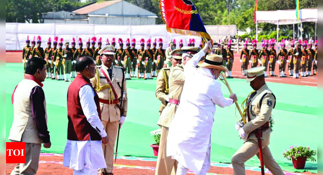 अमित शाह ने आत्मसमर्पण करने वालों से की मुलाकात, कहा हिंसा से दूर रहने का दिया संदेश | भारत समाचार