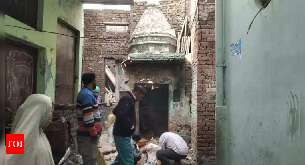 अलीगढ़ नया मंदिर: शिवलिंग की खोज से अलीगढ़ में मंदिर के जीर्णोद्धार की मांग उठी | आगरा समाचार