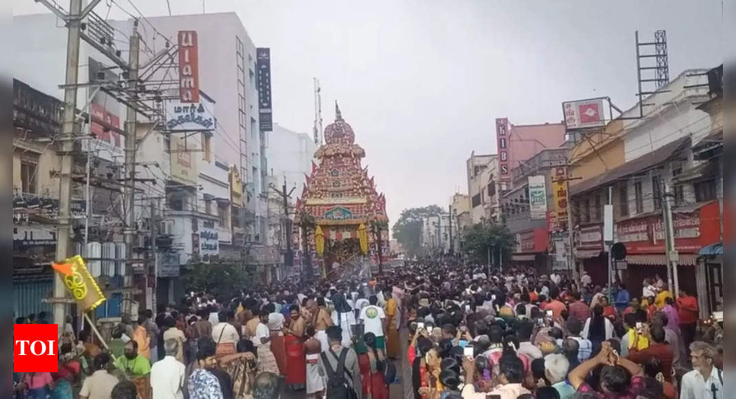 मदुरै के मीनाक्षी अम्मन मंदिर में मार्गाज़ी अष्टमी रथ महोत्सव के लिए हजारों लोग इकट्ठा हुए | मदुरै समाचार