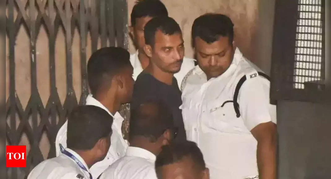आरजी कर मामला: पीड़िता के पिता ने संजय रॉय के लिए कड़ी सजा की मांग की, अन्य लोगों की संलिप्तता का आरोप लगाया | कोलकाता समाचार