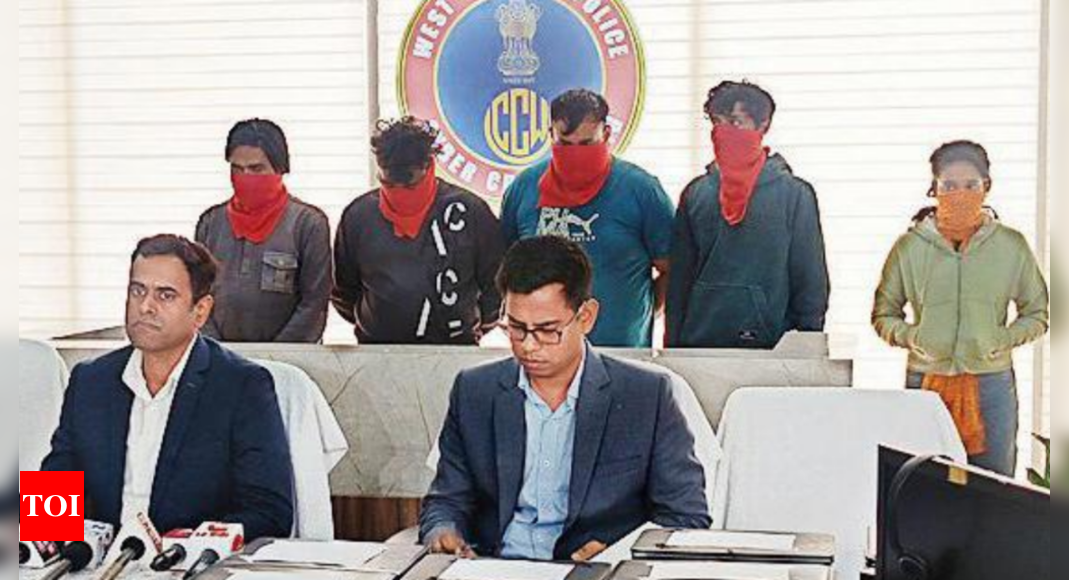 उच्च वेतन, बाहर खाना, मूल्यांकन: पश्चिम बंगाल में फर्जी कॉल सेंटरों का भंडाफोड़, 15 गिरफ्तार | कोलकाता समाचार