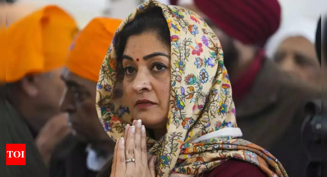 देश में भाजपा का डबल इंजन सरकार बेटियों के लिए अभिशाप साबित होती है: कांग्रेस की अलका लैंबा | भारत समाचार
