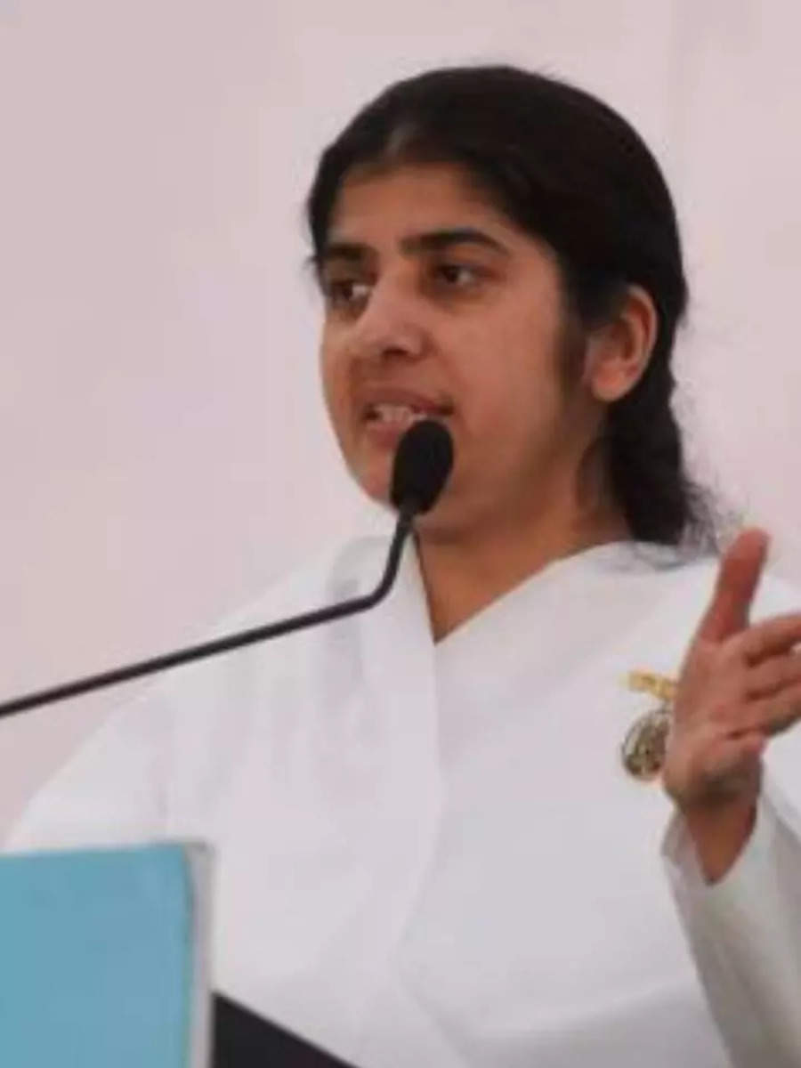 10 उद्धरण जो कि बहन शिवानी द्वारा अंतिम कार्य सलाह हैं