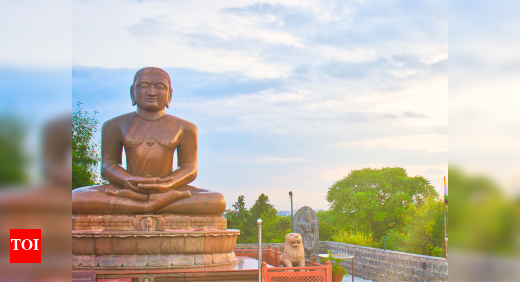हैप्पी महावीर जयती 2025: 30+ संदेश, चित्र, व्हाट्सएप संदेश, इच्छाएं, स्थिति, उद्धरण, gif पिक्स, फोटो, ग्रीटिंग्स, वॉलपेपर।
