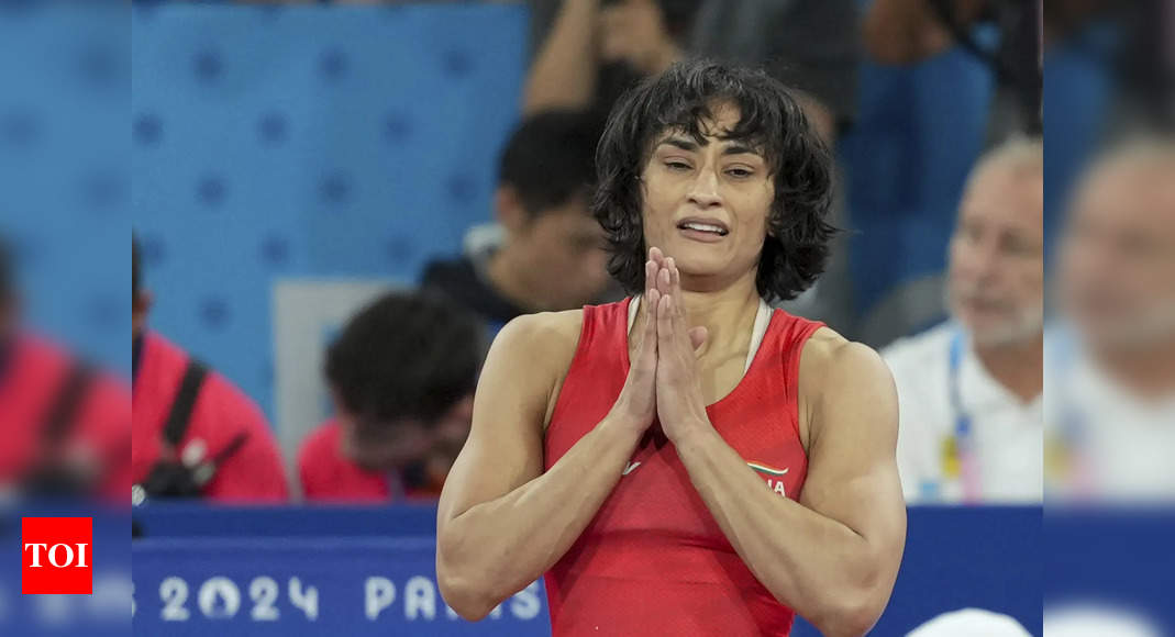 अधिक वजन होने के लिए ओलंपिक से अयोग्य, विनिश फोगट ने सरकारी नौकरी से 4 करोड़ रुपये का विरोध किया