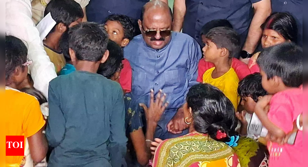 बंगाल के गवर्नर मुर्गिदाबाद हिंसा पीड़ितों से मिलते हैं, एनसीडब्ल्यू झंडे मोलेस्टेशन दावे: शीर्ष विकास | भारत समाचार