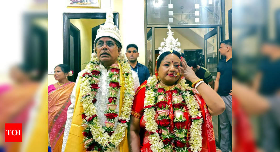 ‘लोगों ने उसे नरम पक्ष नहीं देखा है, एक महान पति बनाएगा’: रिंकू बीजेपी के दिलप घोष के साथ प्रेम कहानी पर खुलता है कोलकाता न्यूज