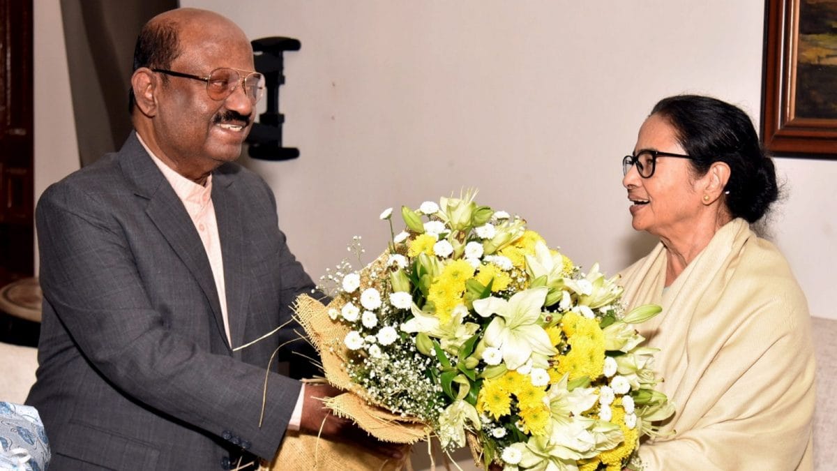पश्चिम बंगाल के गवर्नर सीवी आनंद बोस ने छाती की बीमारी के साथ अस्पताल में भर्ती कराया, सीएम ममता बनर्जी ने उनसे मुलाकात की