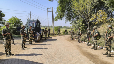 BSF परिवार के साथ एपी मैन को पुनर्मिलन करता है