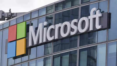 Microsoft के अध्यक्ष ब्रैड स्मिथ ने कंपनी के 2030 लक्ष्यों पर एक अपडेट साझा किया: "यह सब ट्रैक पर था और फिर यह बात आई ..."