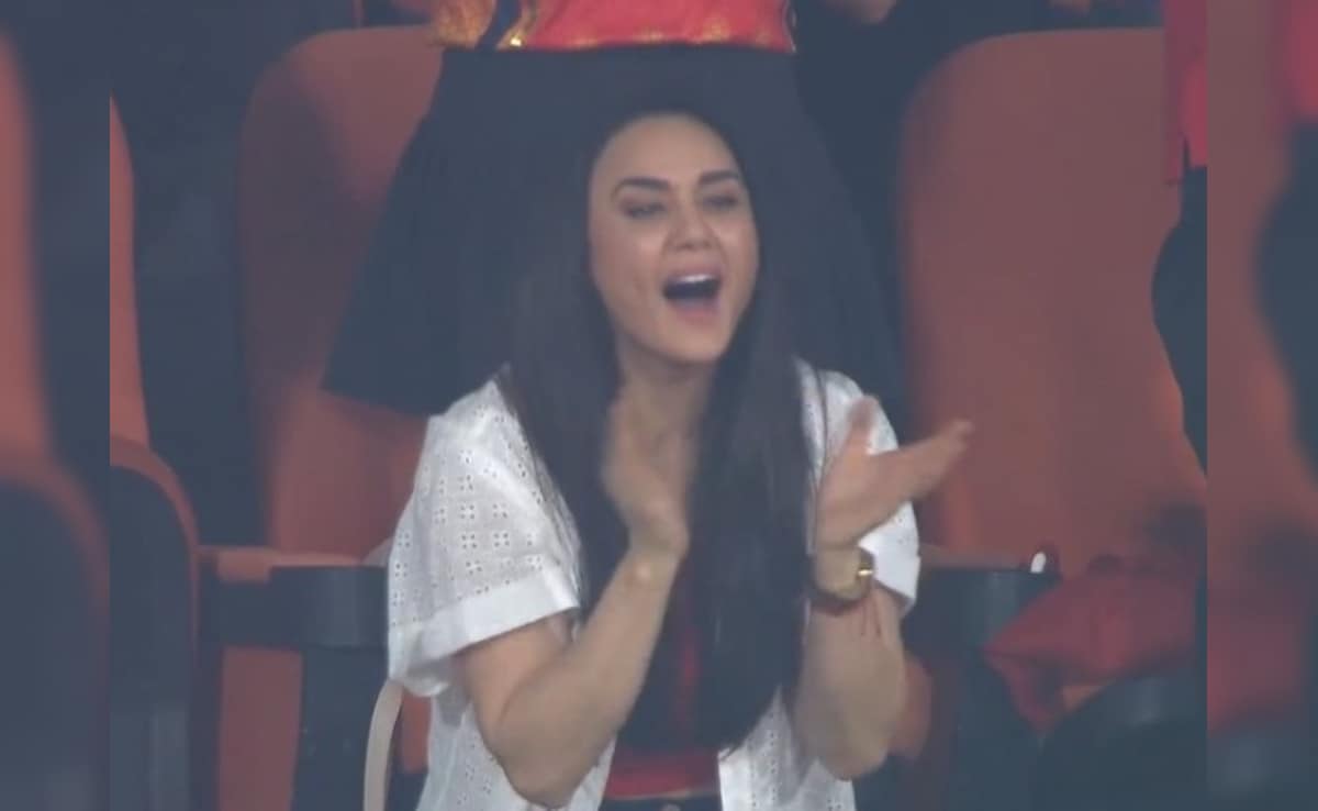 PREITY ZINTA की प्रतिक्रिया को पंजाब किंग्स स्टार प्रियाश आर्य स्लैम टन के रूप में 39 गेंदों बनाम सीएसके में याद नहीं किया जा सकता है