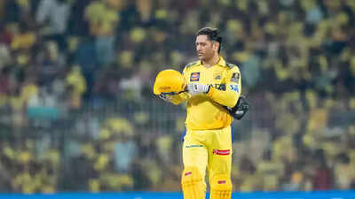 एमएस धोनी ने मौन को तोड़ दिया, 'भगवान इसे बहुत कठिन बनाता है' के रूप में सीएसके अंत लकीर खोना