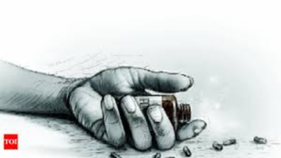 सुप्रीम कोर्ट के फैसले के बाद बेरोजगार, पश्चिम बंगाल शिक्षक आत्महत्या का प्रयास करता है